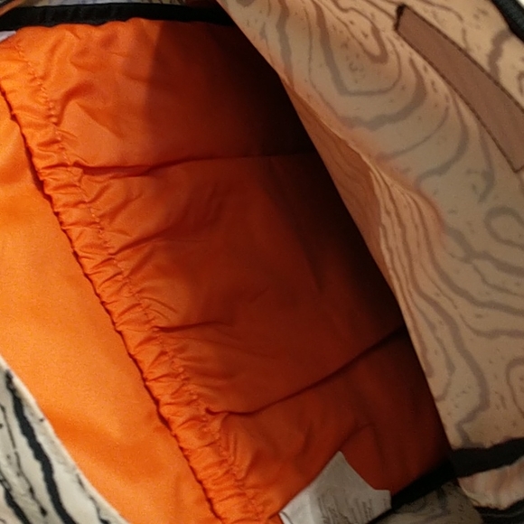 Dakine back pack - Picture 3 of 5